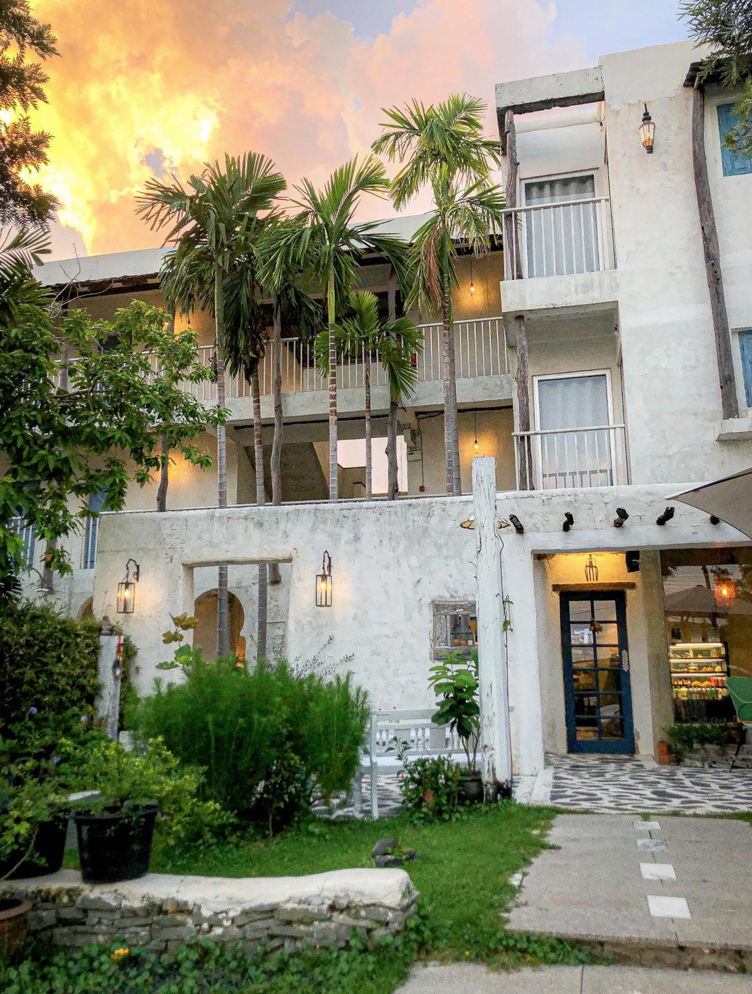 Hotel De Lit Ubon Ratchathani Exterior foto