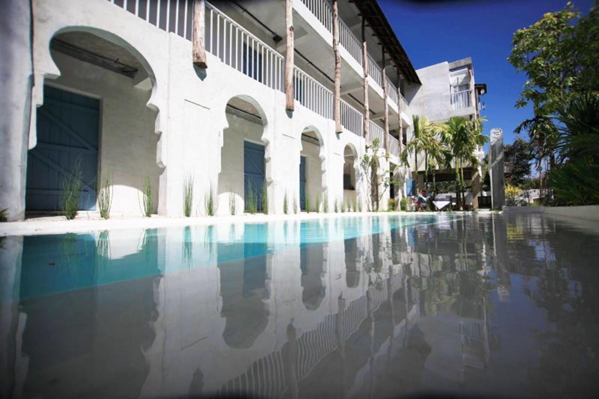 Hotel De Lit Ubon Ratchathani Exterior foto